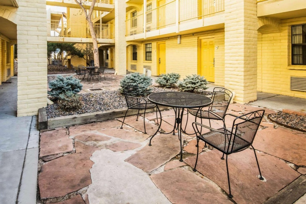 La Quinta Inn & Suites by Wyndham Colorado Springs Garden Of The